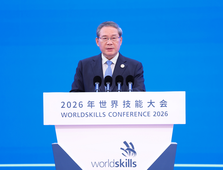李强1.jpg