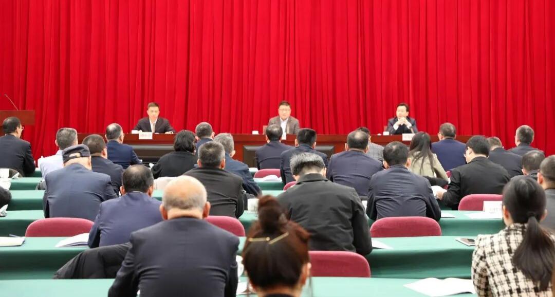 干字当头、奋力再跳，不断开创上海国际金融中心建设新局面——上海市金融系统工作会议暨党建工作全覆盖推进会召开